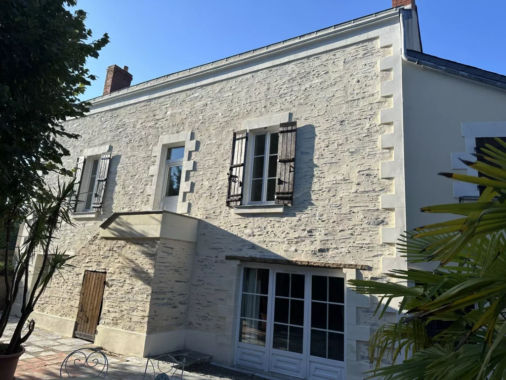 Réalisation d'un enduit par EURL MASSÉ PASCAL à Brissac-Loire-Aubance